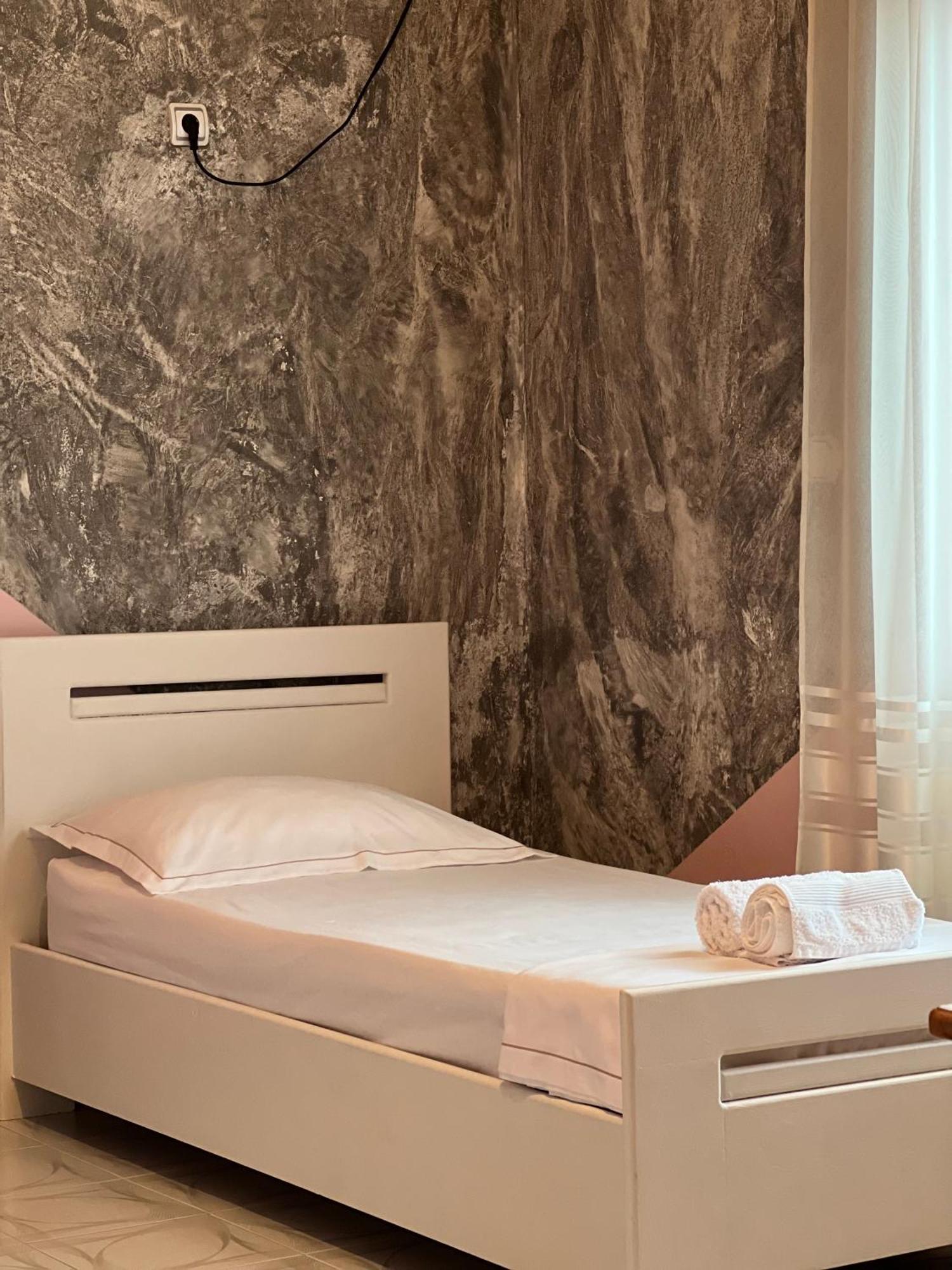 Berat Private Room In Haxhialiu Villa Zewnętrze zdjęcie